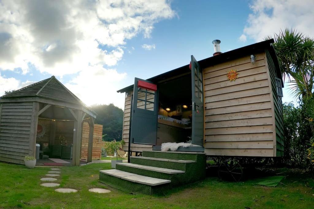 Romantic Retreat - Luxury Shepherds Hut + Hot Tub! Camborne Εξωτερικό φωτογραφία