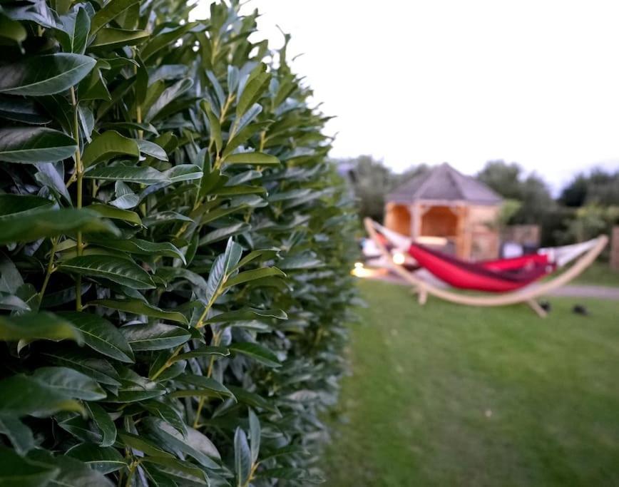 Romantic Retreat - Luxury Shepherds Hut + Hot Tub! Camborne Εξωτερικό φωτογραφία