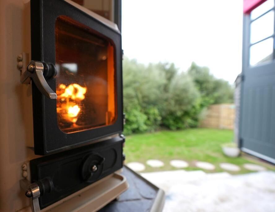 Romantic Retreat - Luxury Shepherds Hut + Hot Tub! Camborne Εξωτερικό φωτογραφία