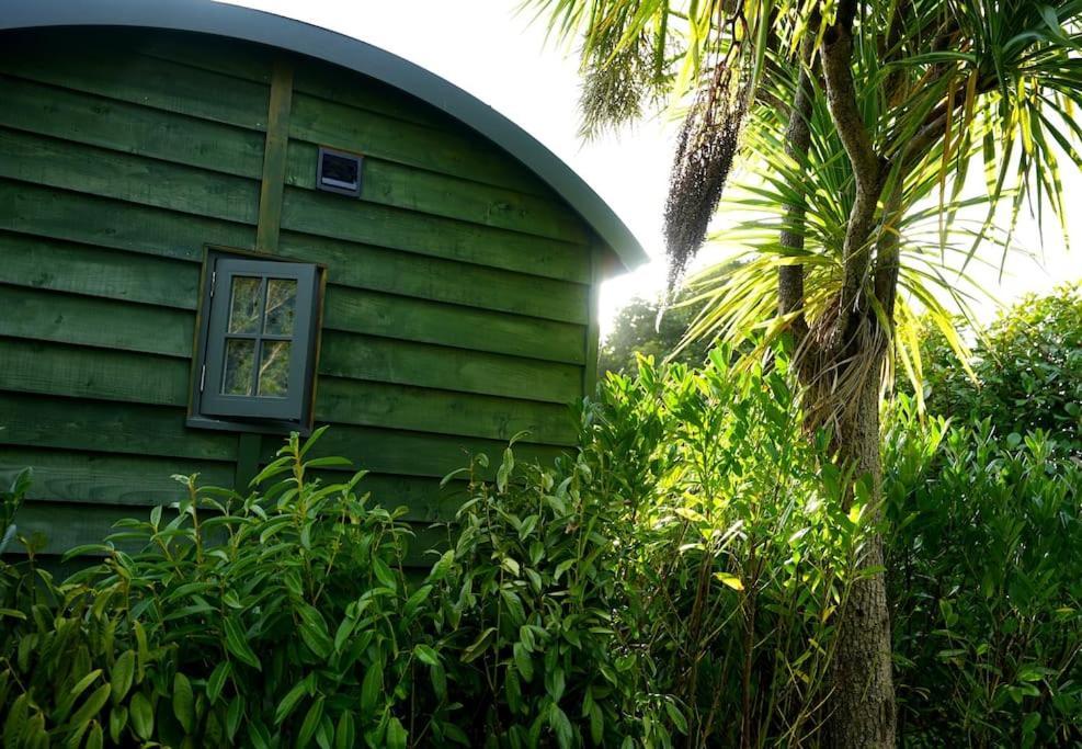 Romantic Retreat - Luxury Shepherds Hut + Hot Tub! Camborne Εξωτερικό φωτογραφία