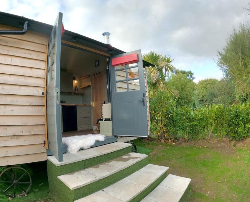 Romantic Retreat - Luxury Shepherds Hut + Hot Tub! Camborne Εξωτερικό φωτογραφία